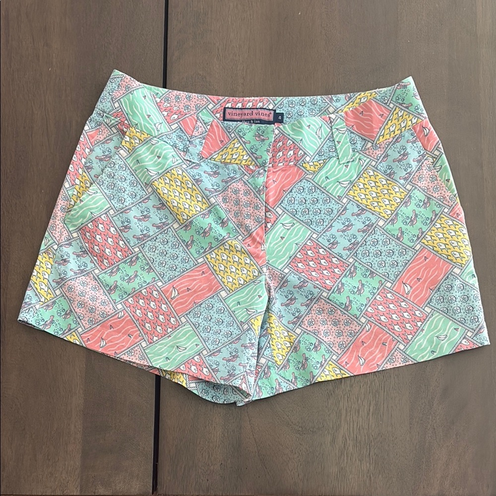Vineyard Vines Women's size 4 fish nautical Patchwork Shorts